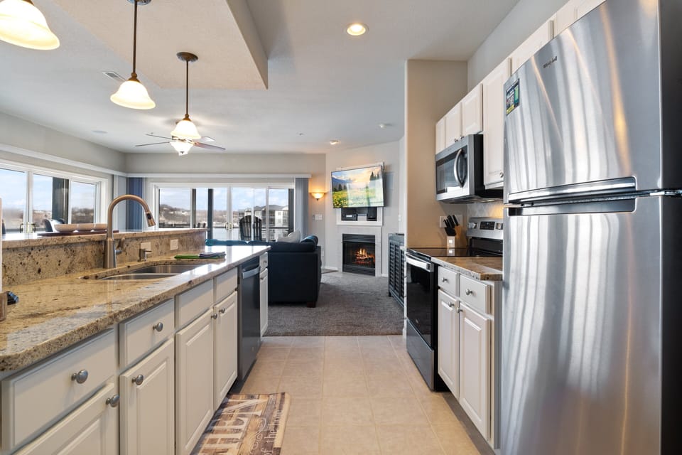 Condo, Multiple Beds, Hot Tub (Lovin' Lake Livin') | Private kitchen