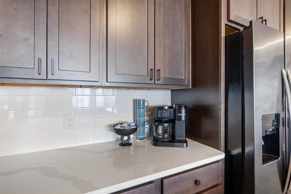 Condo, Multiple Beds, Patio (Luxury Lakeview Oasis) | Interior