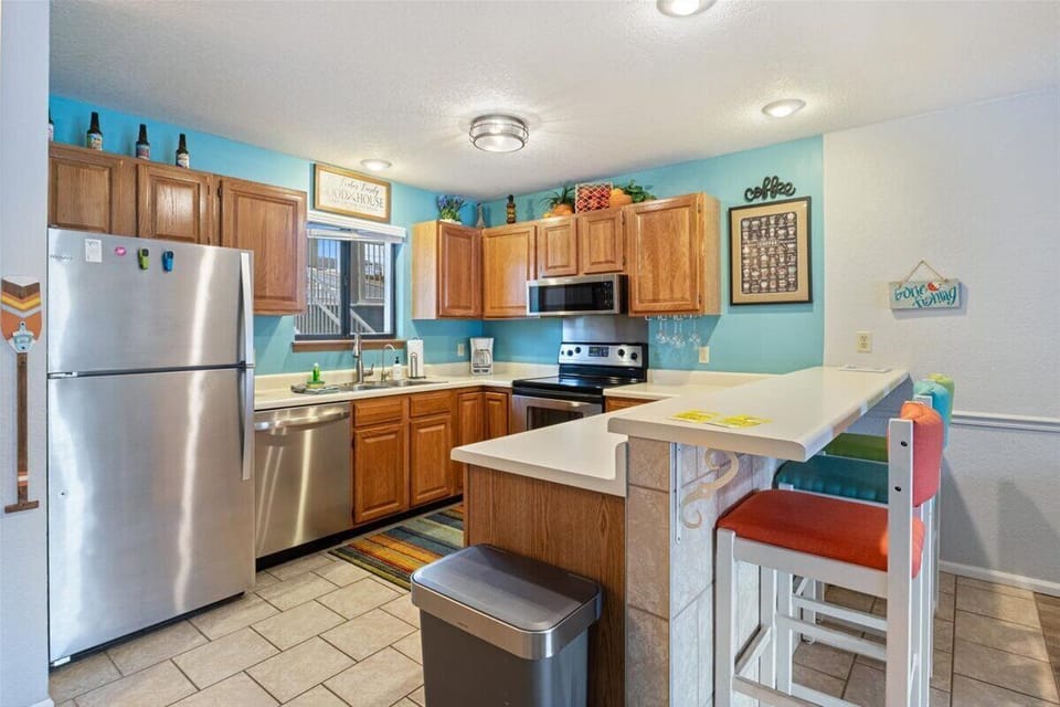 Condo, Multiple Beds, Patio (Lake Vibin') | Private kitchen