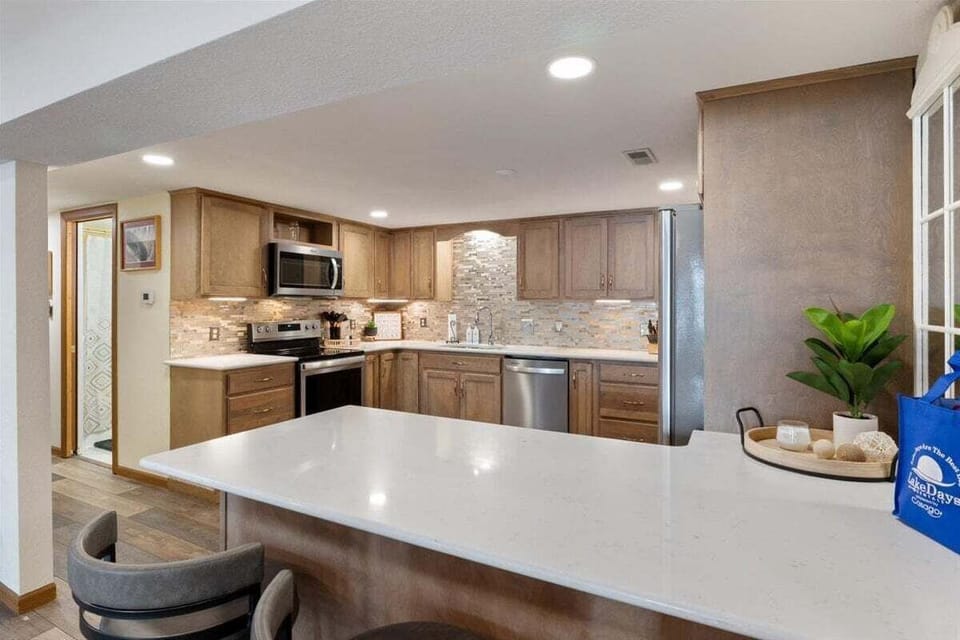 House, Multiple Beds, Patio (Double EE Retreat) | Private kitchen