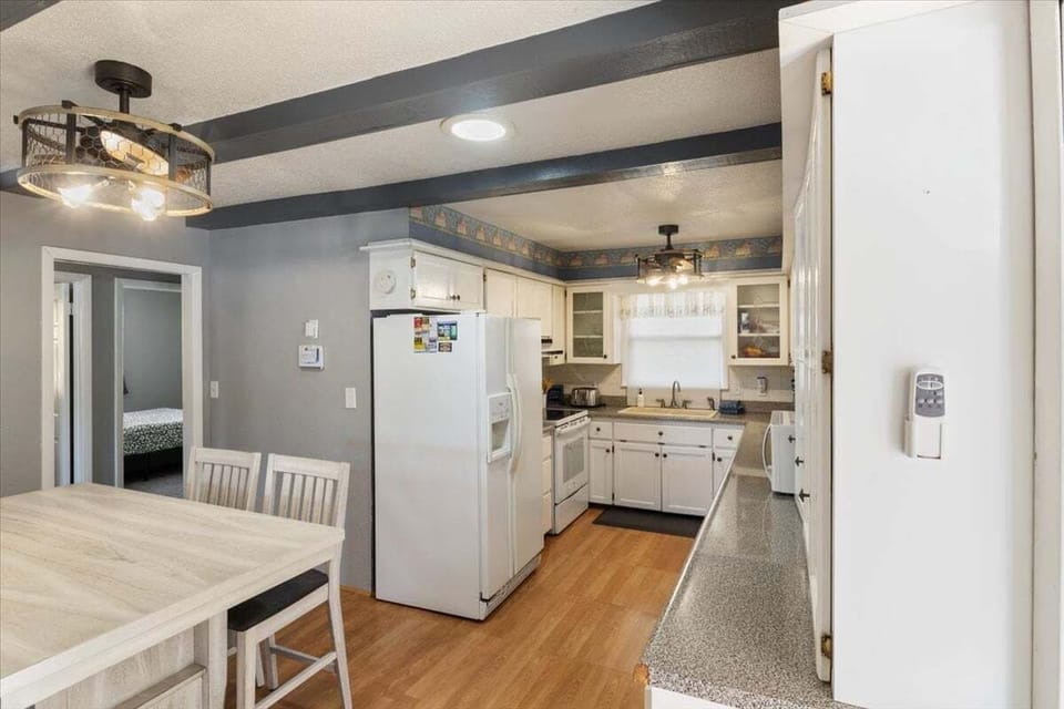 House, Multiple Beds, Hot Tub (Buck Creek Cottage) | Private kitchen