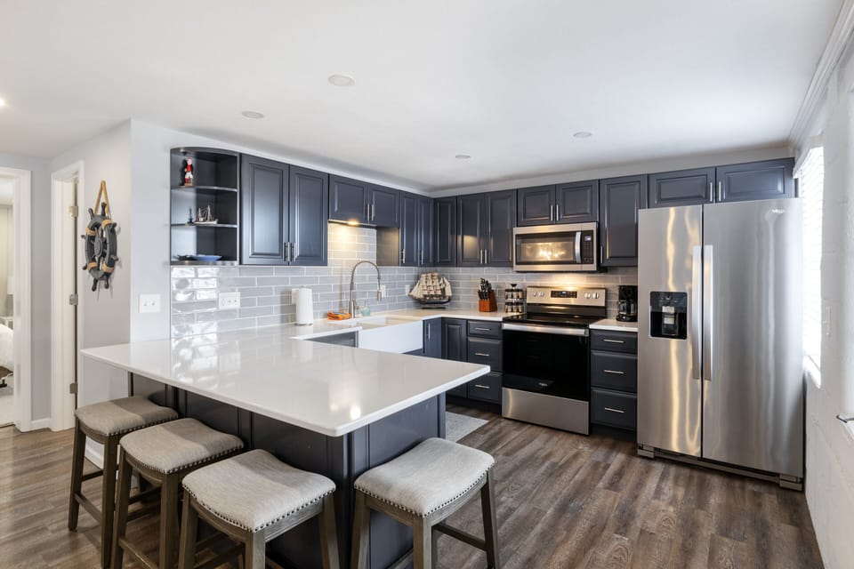 House, Multiple Beds, Patio (CeCe's Sunset) | Private kitchen