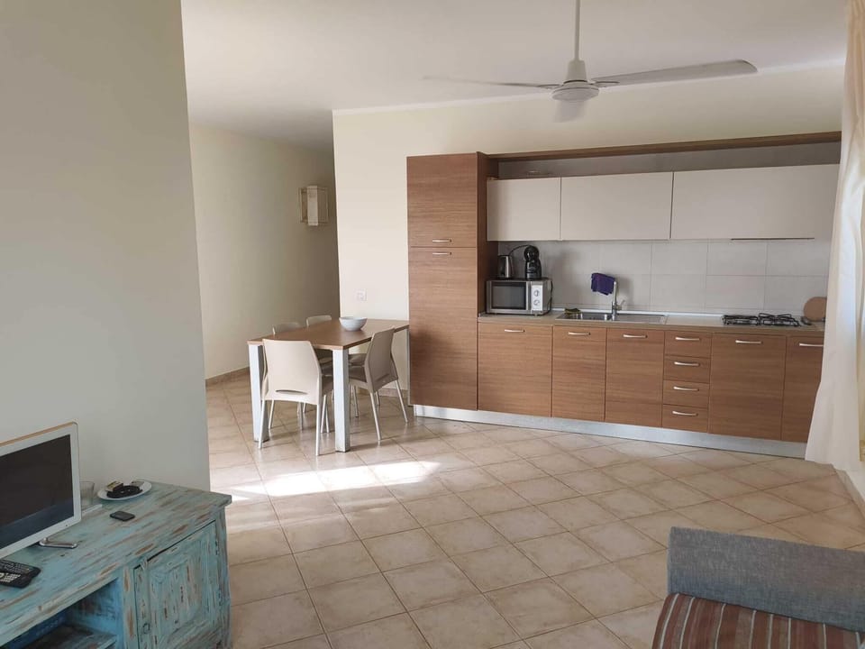 Classic Apartment, 1 Bedroom, Patio, Garden View | Living area