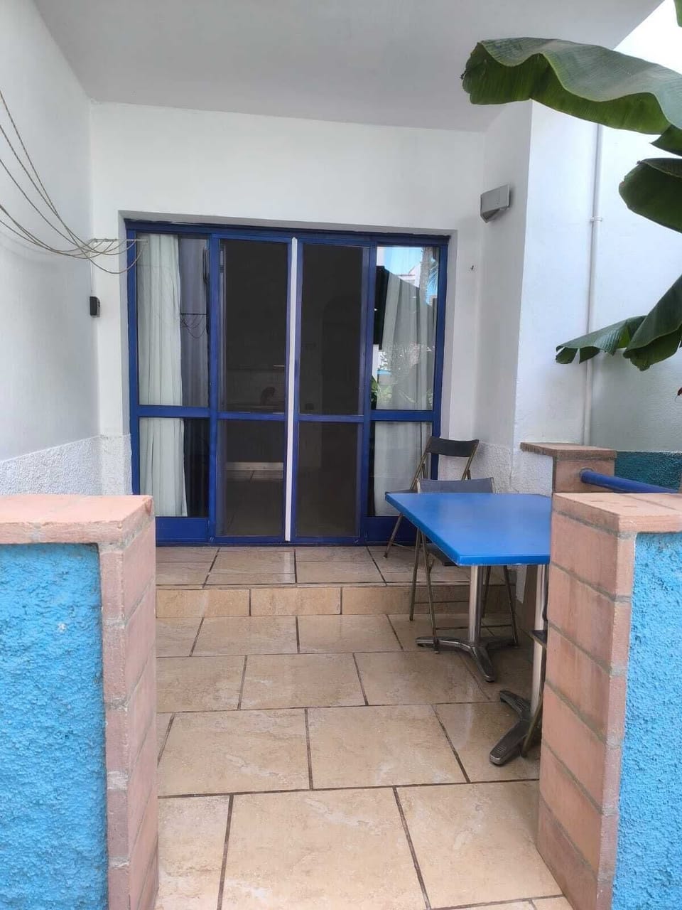 Check-in/check-out kiosk