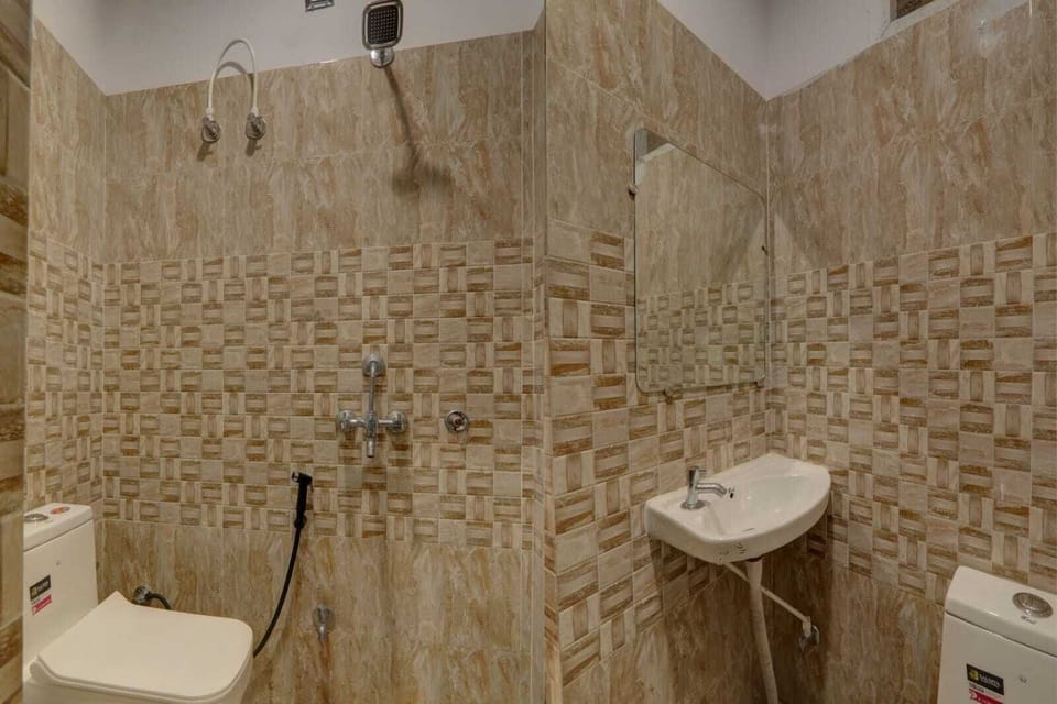 Shower, toilet paper