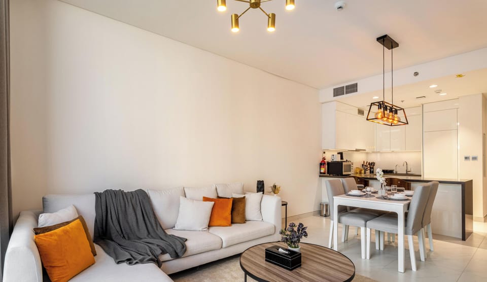 Luxury Apartment, Balcony, Lagoon View | Living room