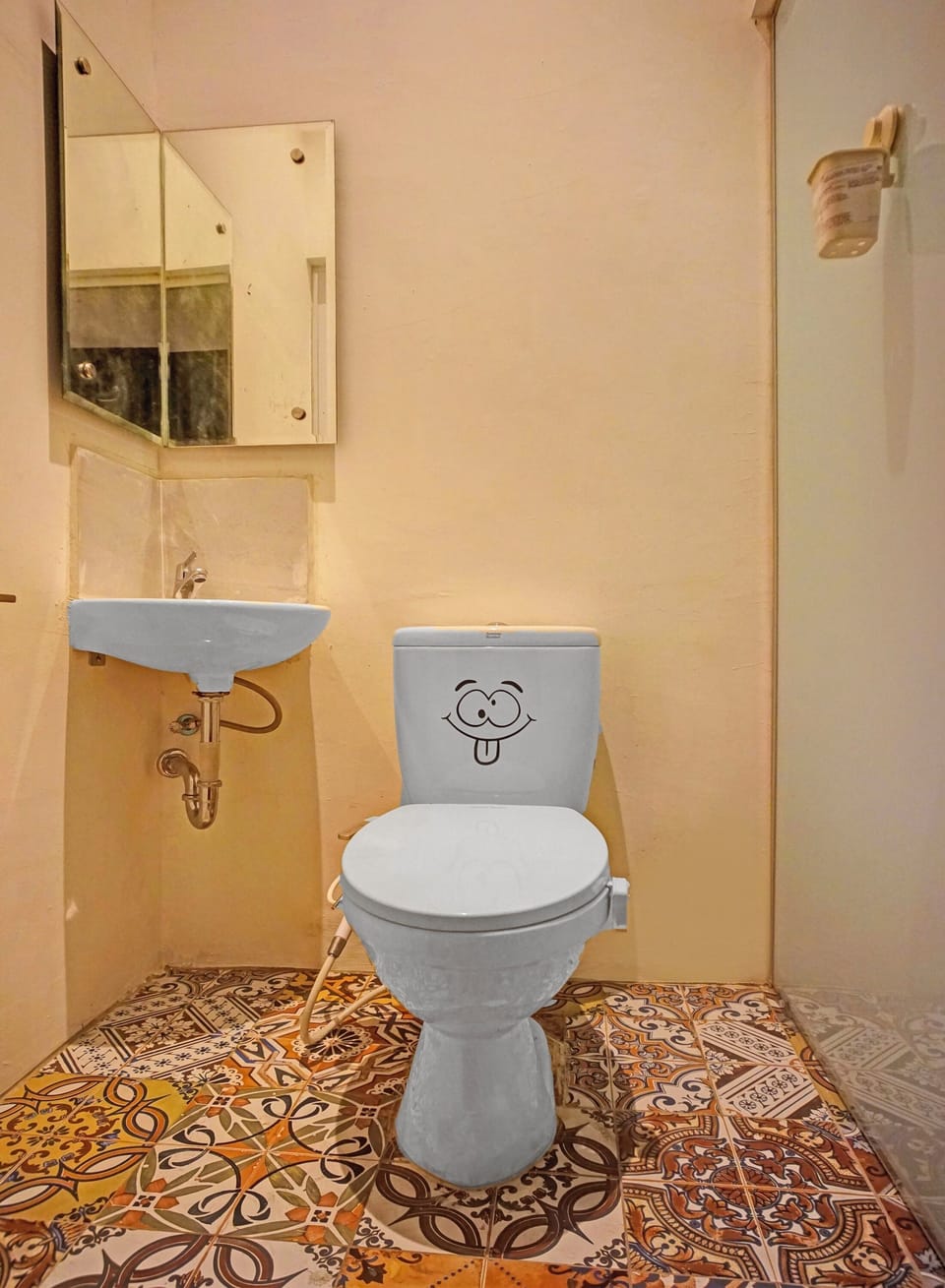 Standard Double Room | Bathroom | Shower, bidet, towels, soap