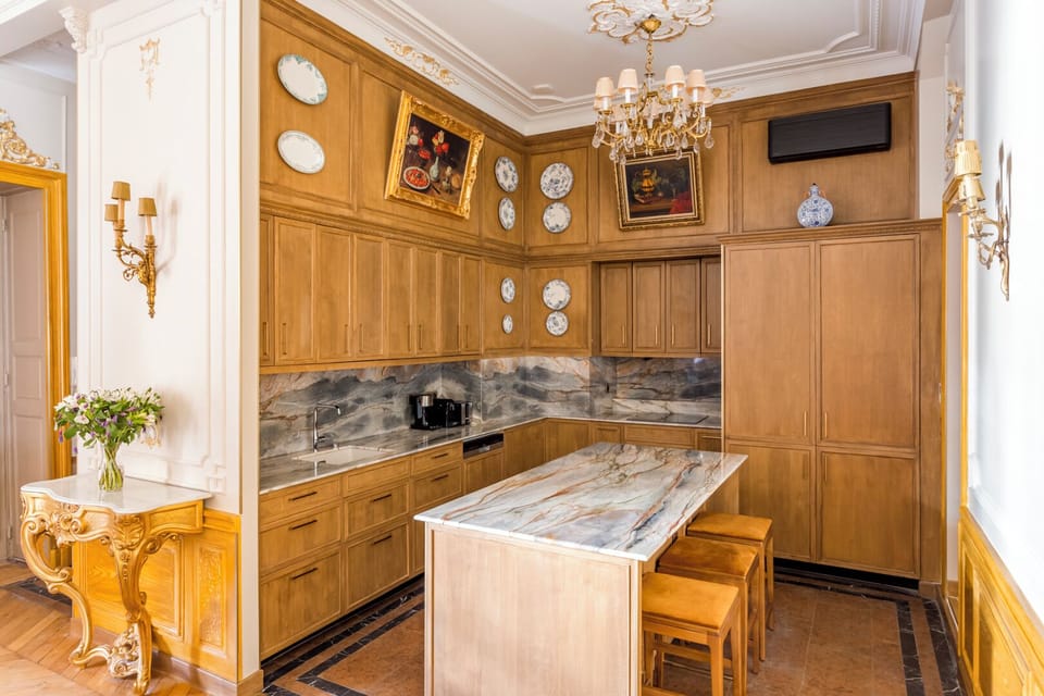 Apartment, Courtyard View | Private kitchen | Fridge, microwave, oven, stovetop