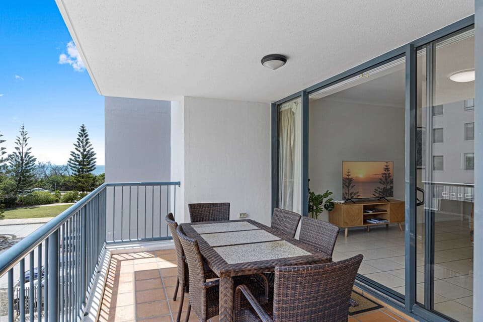 Apartment | Outdoor dining