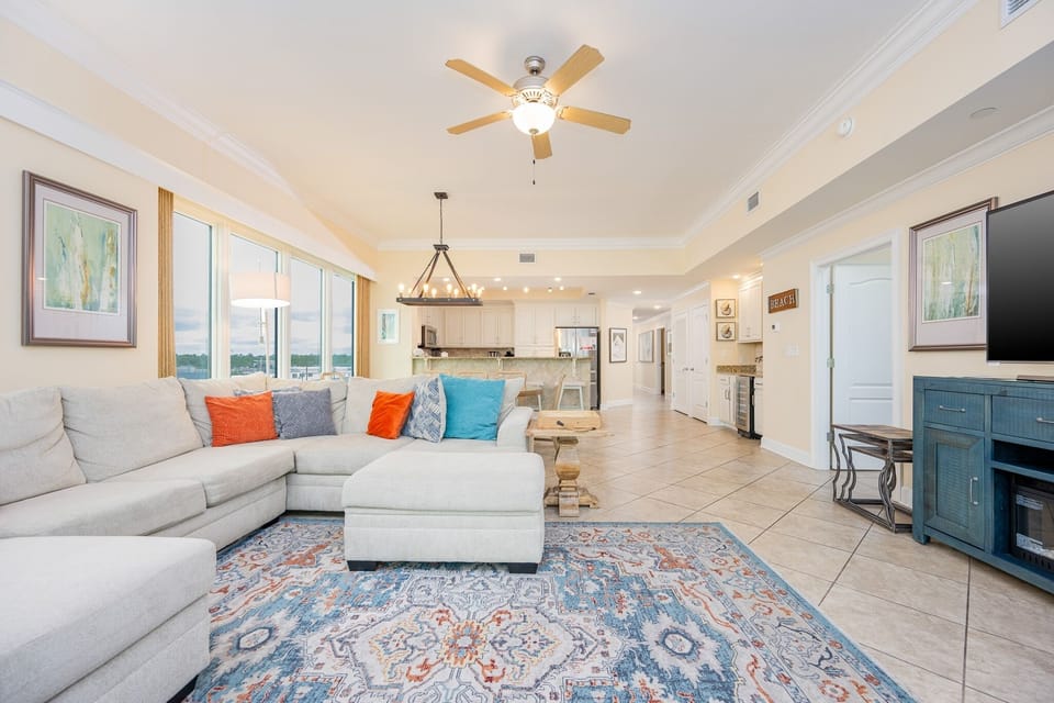 Condo, 4 Bedrooms | Living area