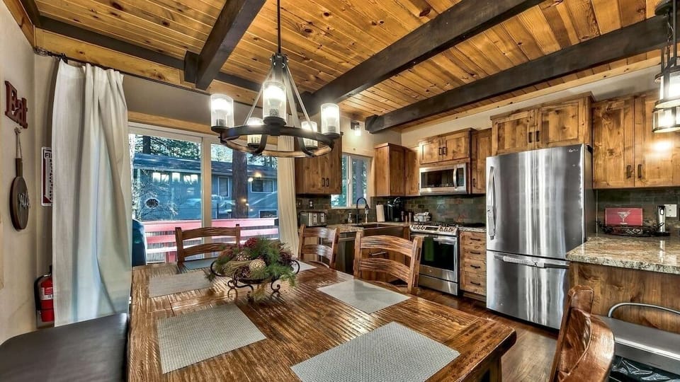 House, 3 Bedrooms | Private kitchen | Fridge, oven, coffee/tea maker, toaster