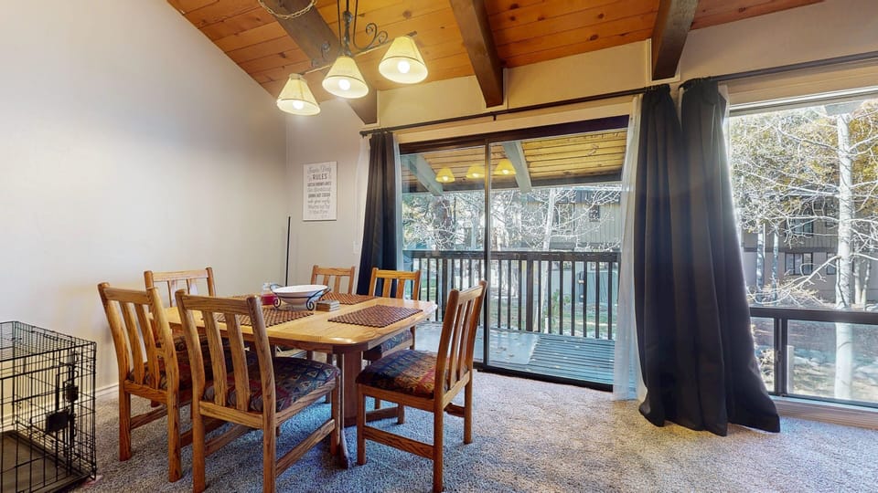 Condo, 3 Bedrooms | Dining