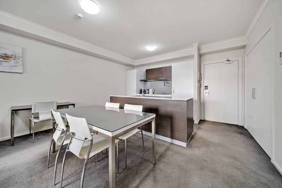 Apartment | Dining