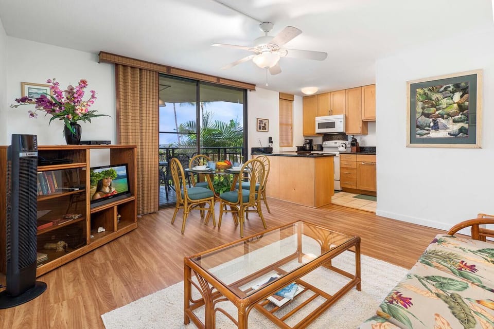 Condo, 1 King Bed with Sofa bed, Lanai, Partial Ocean View (Kona Makai 4202) | Interior