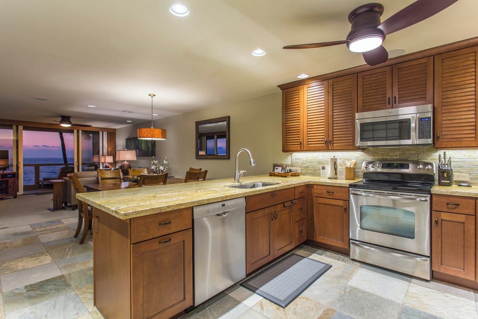 Condo, Multiple Beds, Lanai, Ocean View (Surf and Racquet 1206) | Private kitchen