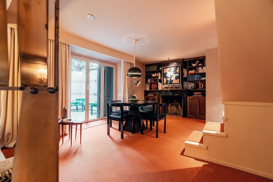 Luxury Suite, Kitchen | Living area