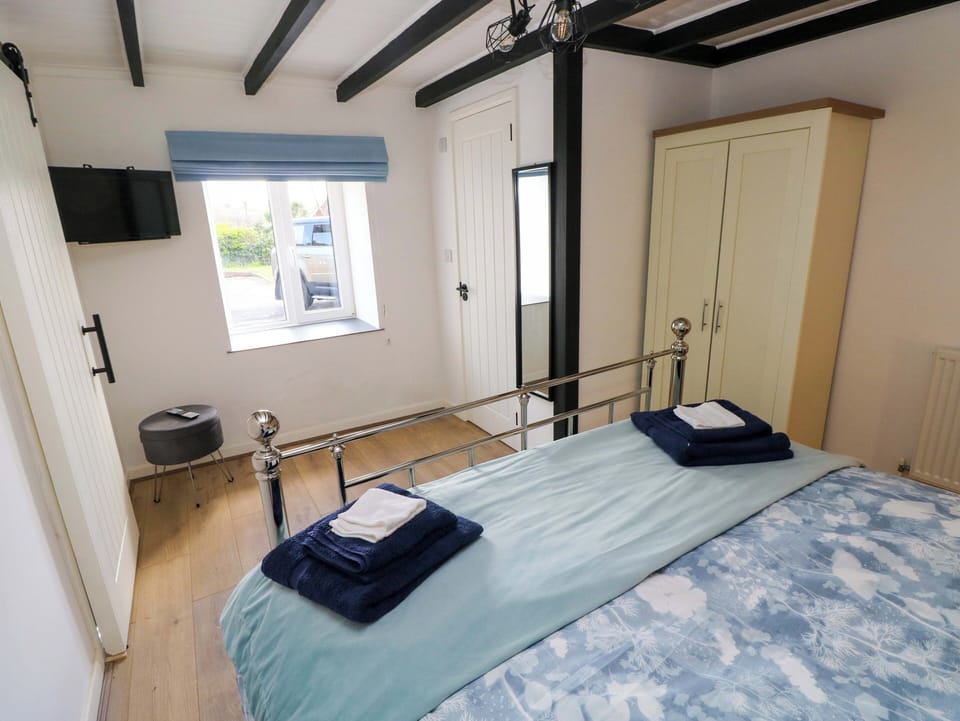 Cottage | 3 bedrooms, individually decorated, individually furnished, free WiFi