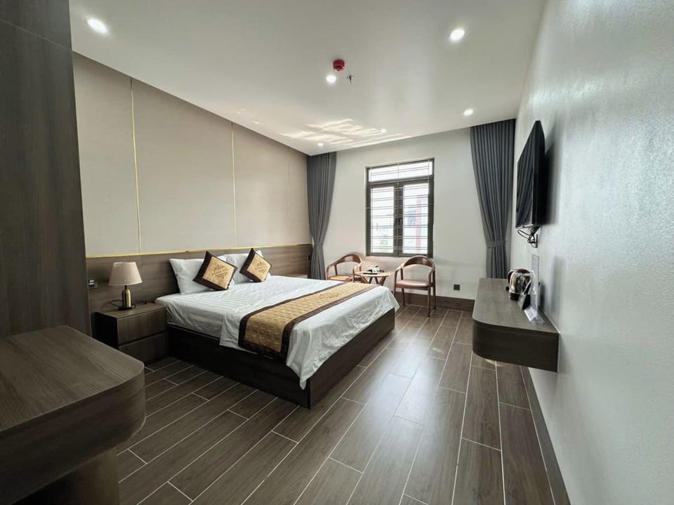 Standard Double Room, Balcony | City view