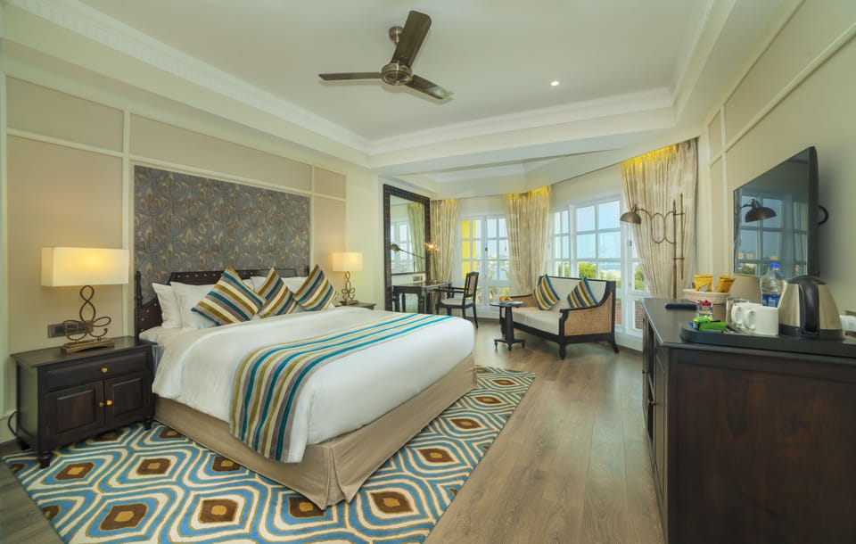 Duke's Chamber | Minibar, in-room safe, individually furnished, desk