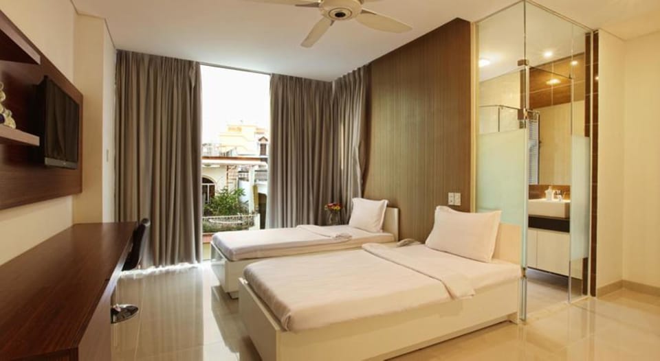 Deluxe Twin Room | Desk, free WiFi, bed sheets