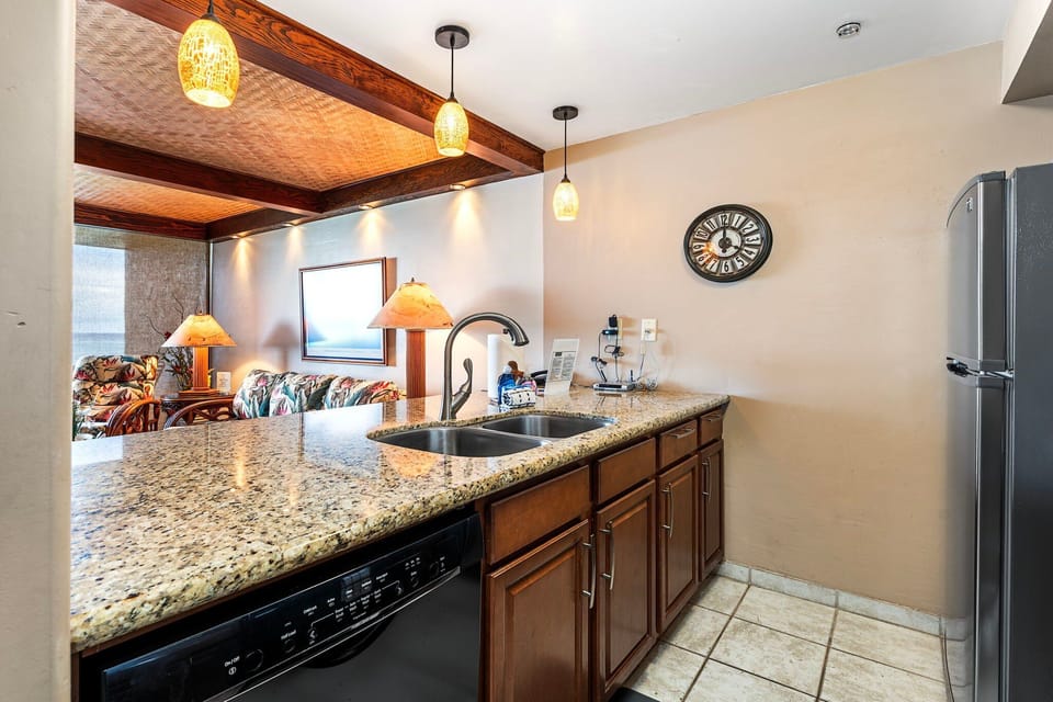 Condo, 1 Queen Bed with Sofa bed, Lanai, Ocean View (Kona Reef A6) | Interior