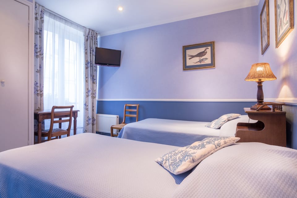 Twin Room | Desk, soundproofing, free WiFi