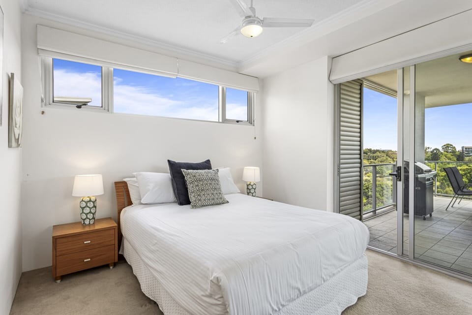 Apartment | 2 bedrooms, laptop workspace, iron/ironing board, bed sheets