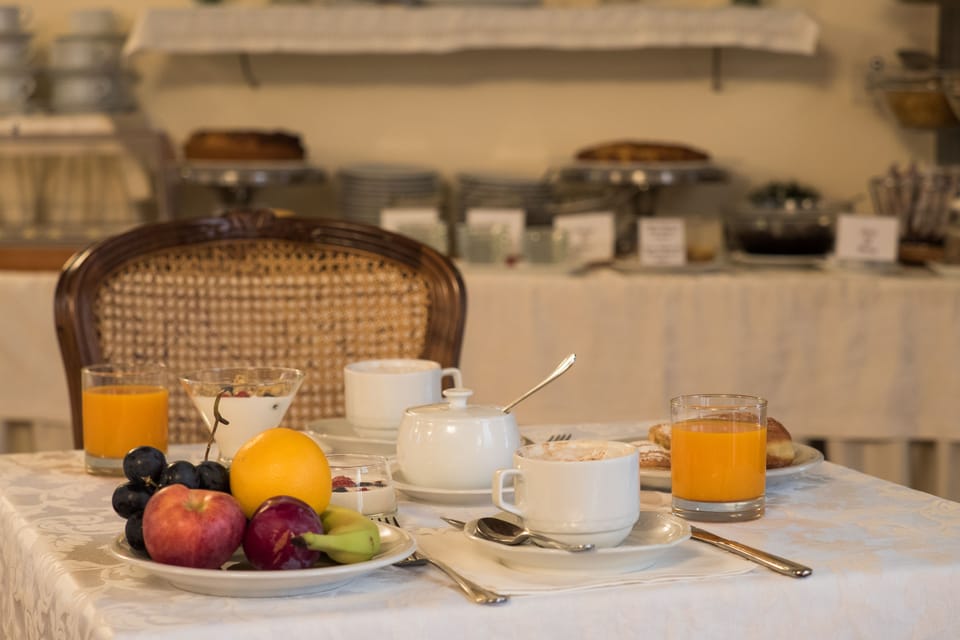 Daily buffet breakfast for a fee