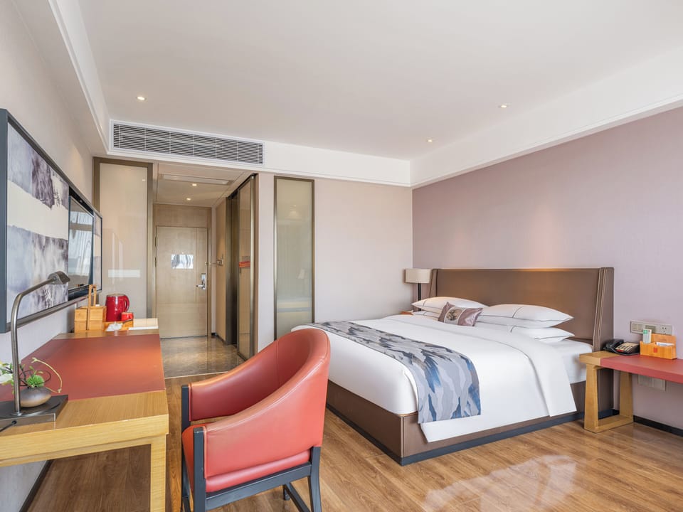 Superior Single Room | Desk, laptop workspace, WiFi (free)