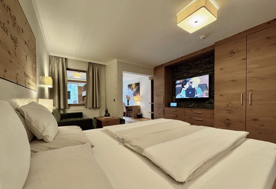 Family Apartment, Balcony, Mountain View (2 Adults and 3 Children) | Hypo-allergenic bedding, in-room safe, desk, free WiFi