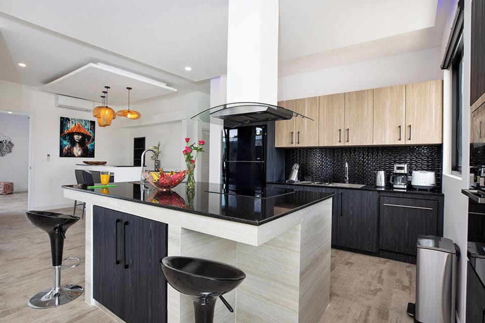 Luxury Villa, 5 Bedrooms, Private Pool, Pool View | Private kitchen | Full-size fridge, microwave, oven, stovetop