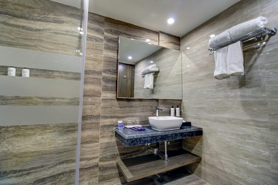Junior Suite | Bathroom
