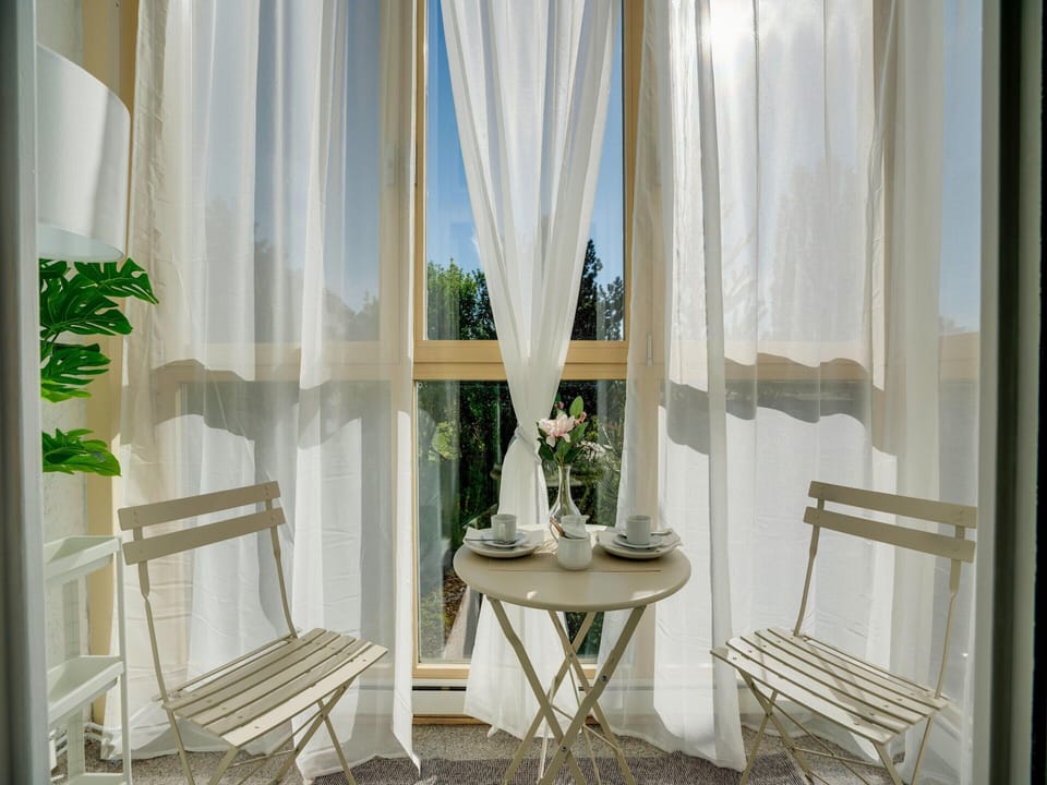 Apartment | Dining