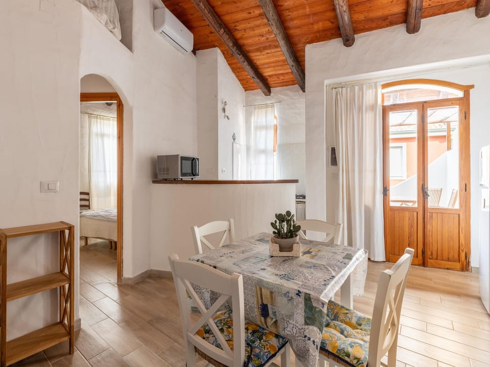House | Dining