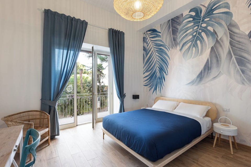 Premium Room | In-room safe, desk, laptop workspace, soundproofing