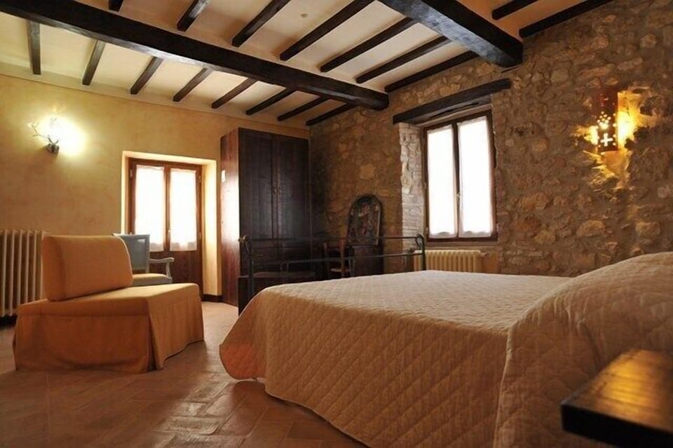Double or Twin Room | Desk, free cribs/infant beds, rollaway beds