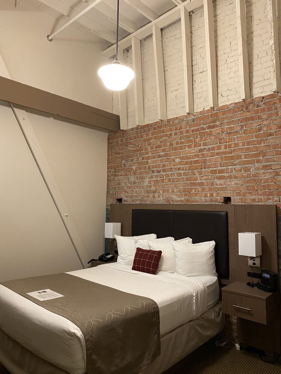 Egyptian cotton sheets, premium bedding, pillowtop beds
