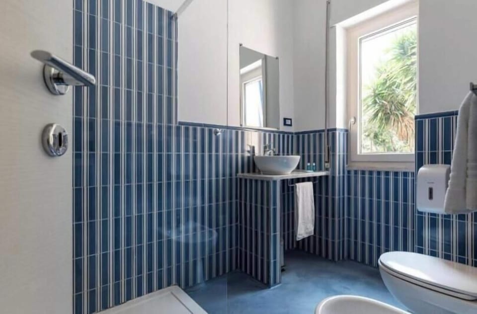 Comfort Double Room, Balcony | Bathroom