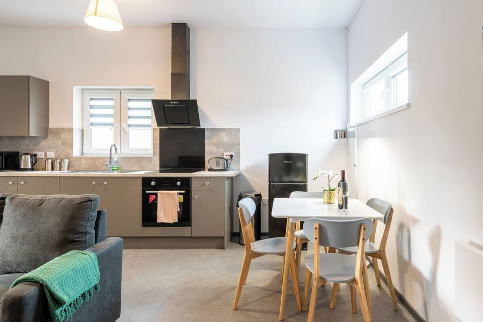 Apartment, 2 Bedrooms, Smoking | Dining room