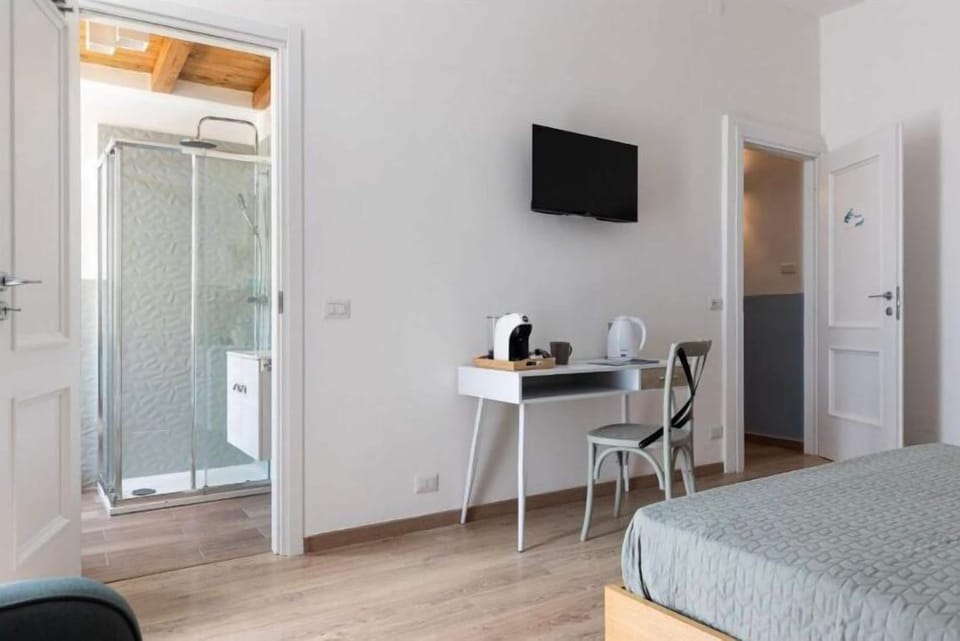 Comfort Triple Room, Balcony, City View | Soundproofing, WiFi (free)