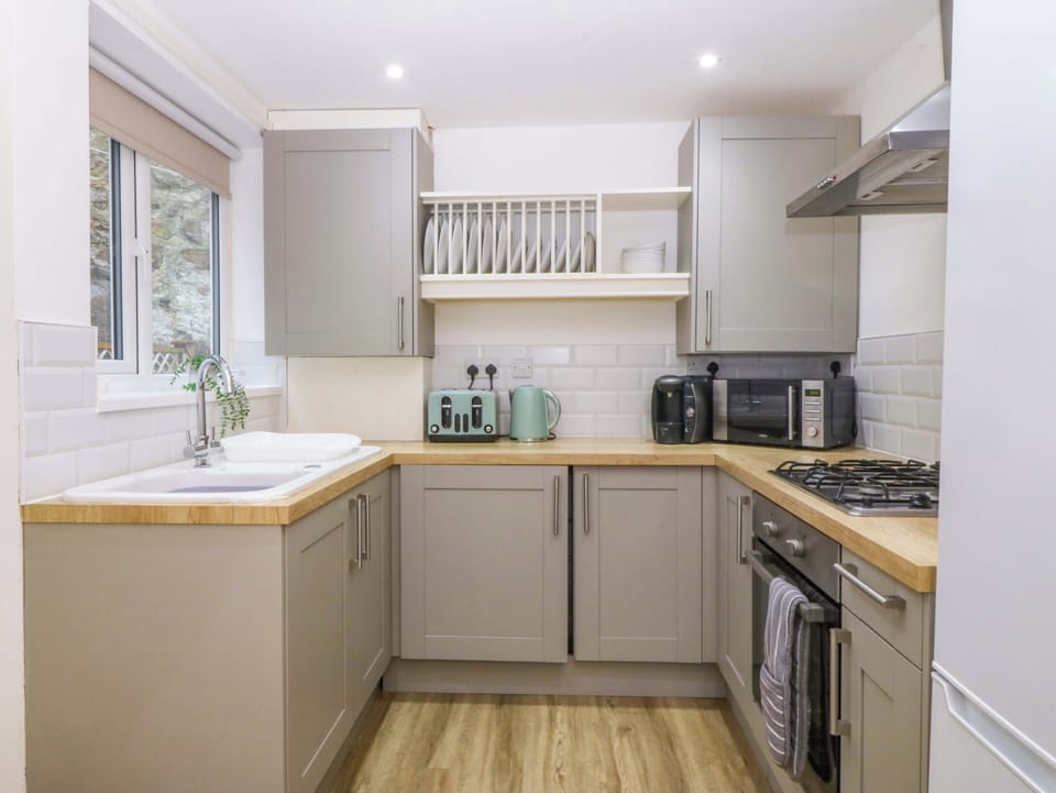 Cottage | Private kitchen | Cookware/dishes/utensils