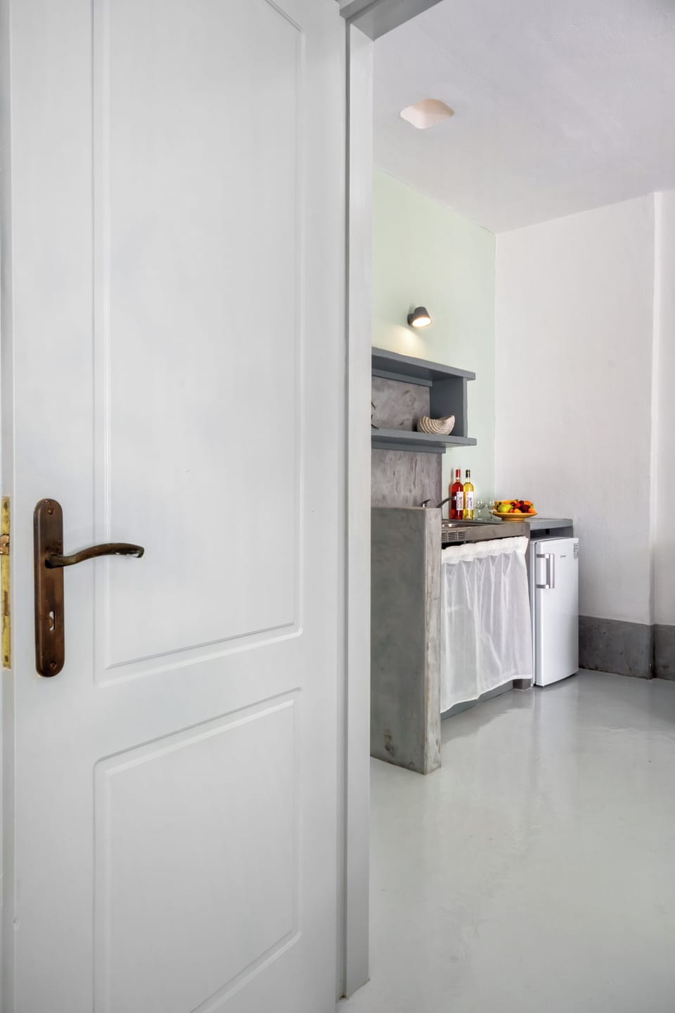 Economy Apartment, Courtyard View | Hypo-allergenic bedding, pillowtop beds, in-room safe, blackout drapes