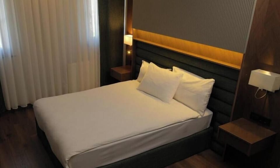 Standard Room | Desk, laptop workspace, free WiFi