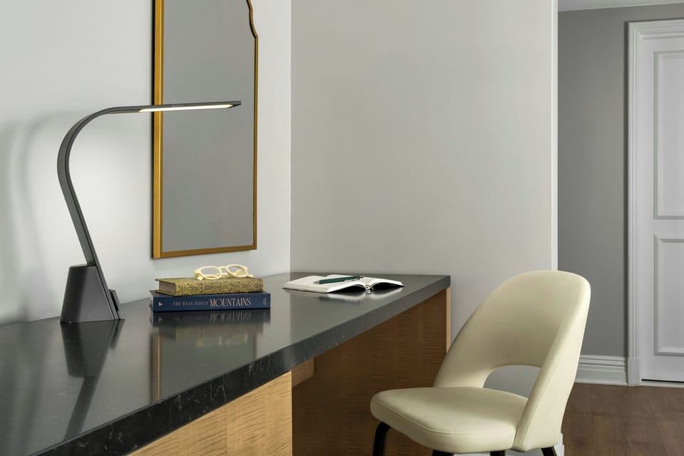 In-room safe, desk, iron/ironing board, bed sheets