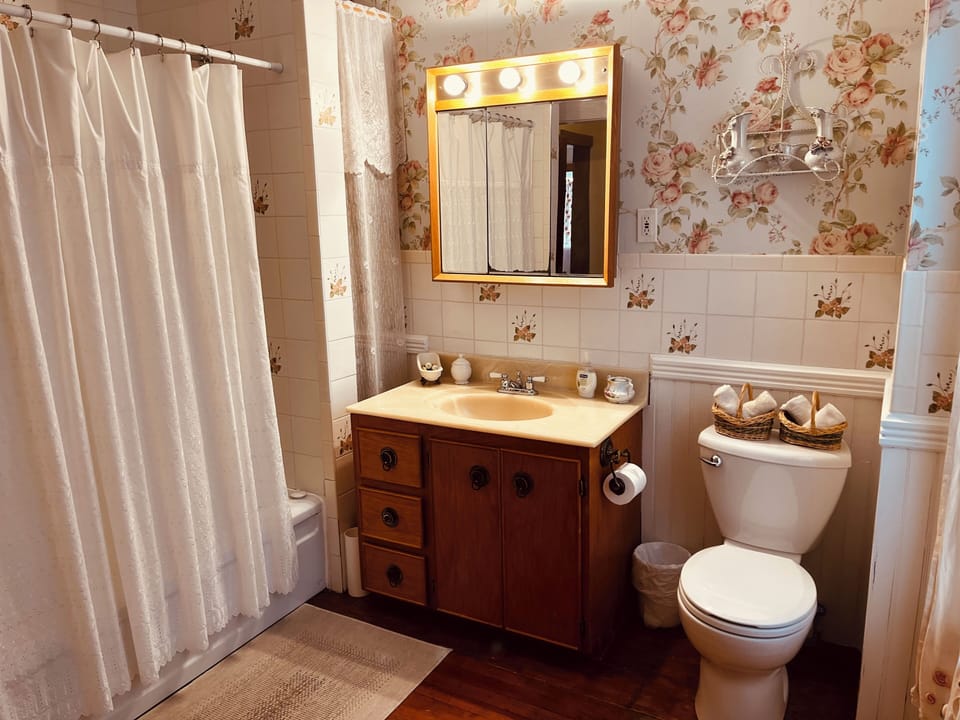 1 Standard Queen Bedroom, 1 Standard Double Bedroom, 1 Large Private Bathroom (Maritime/Acadia) | Bathroom | Combined shower/tub, free toiletries, hair dryer, towels