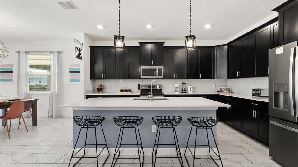 House (6 Bedrooms) | Interior