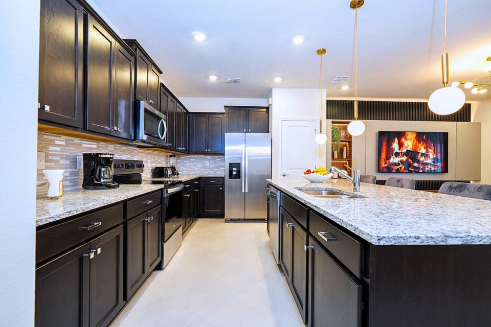 House (5 Bedrooms) | Interior