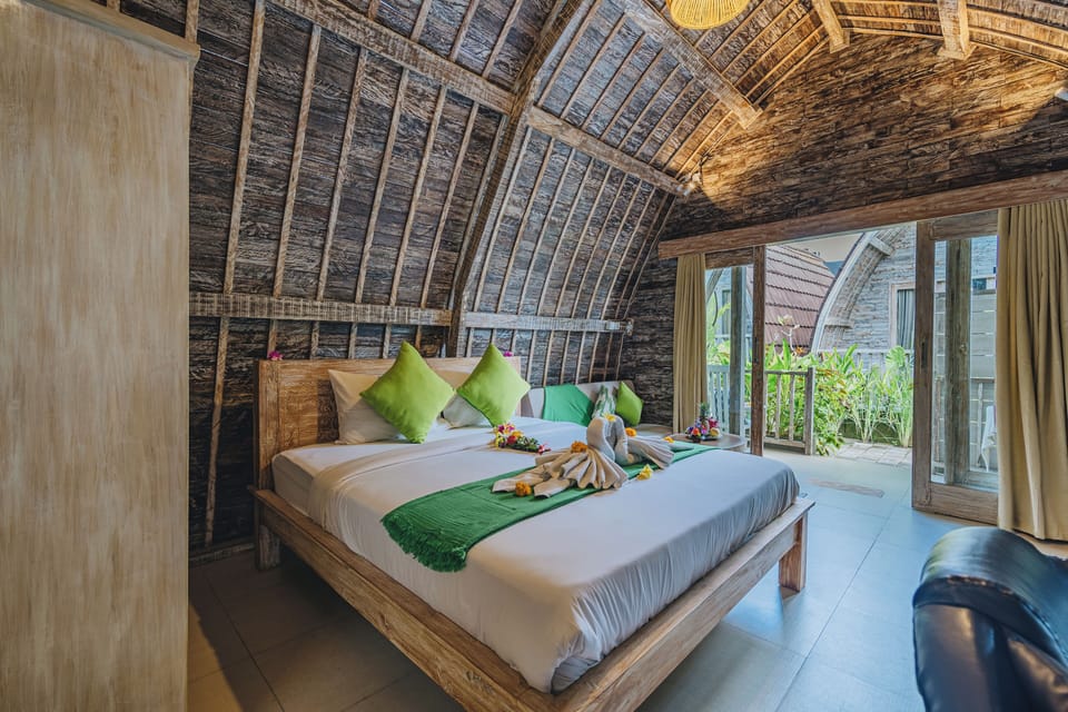 Room, 1 Queen Bed, Balcony | Desk, laptop workspace, free WiFi