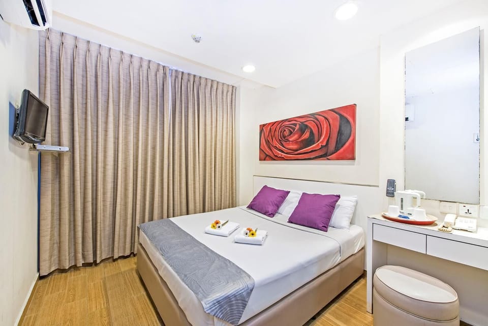 WiFi (free), bed sheets