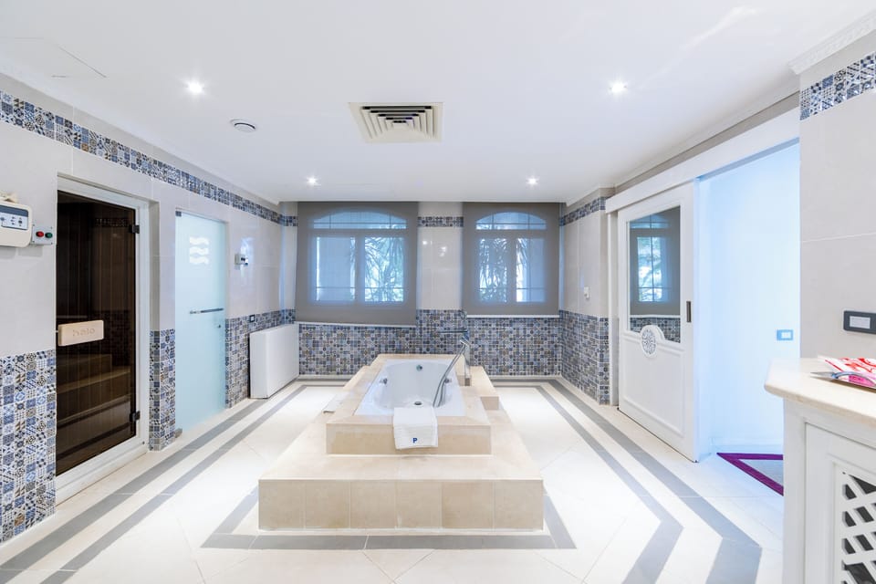Royal Villa Sea View with Private Pool | Bathroom | Free toiletries, hair dryer, slippers, towels